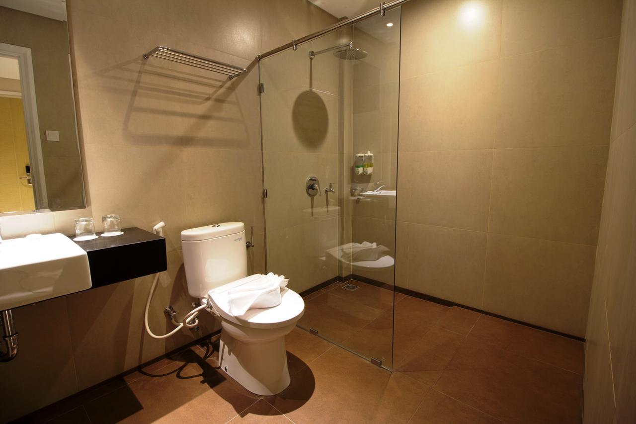 Vinotel Cirebon Exteriör bild