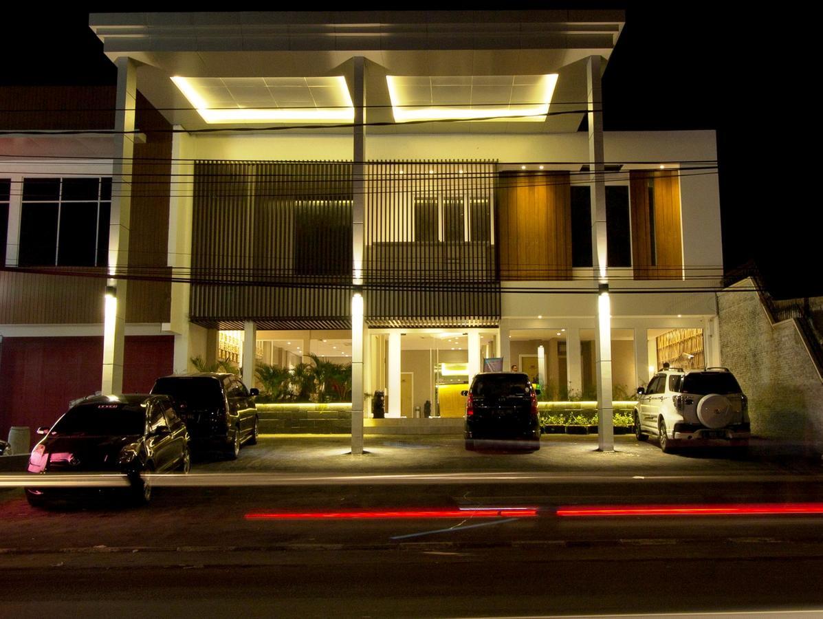 Vinotel Cirebon Exteriör bild