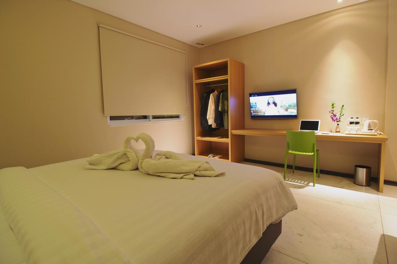 Vinotel Cirebon Exteriör bild