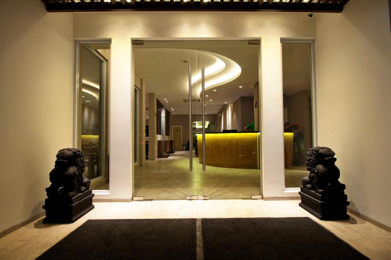 Vinotel Cirebon Exteriör bild