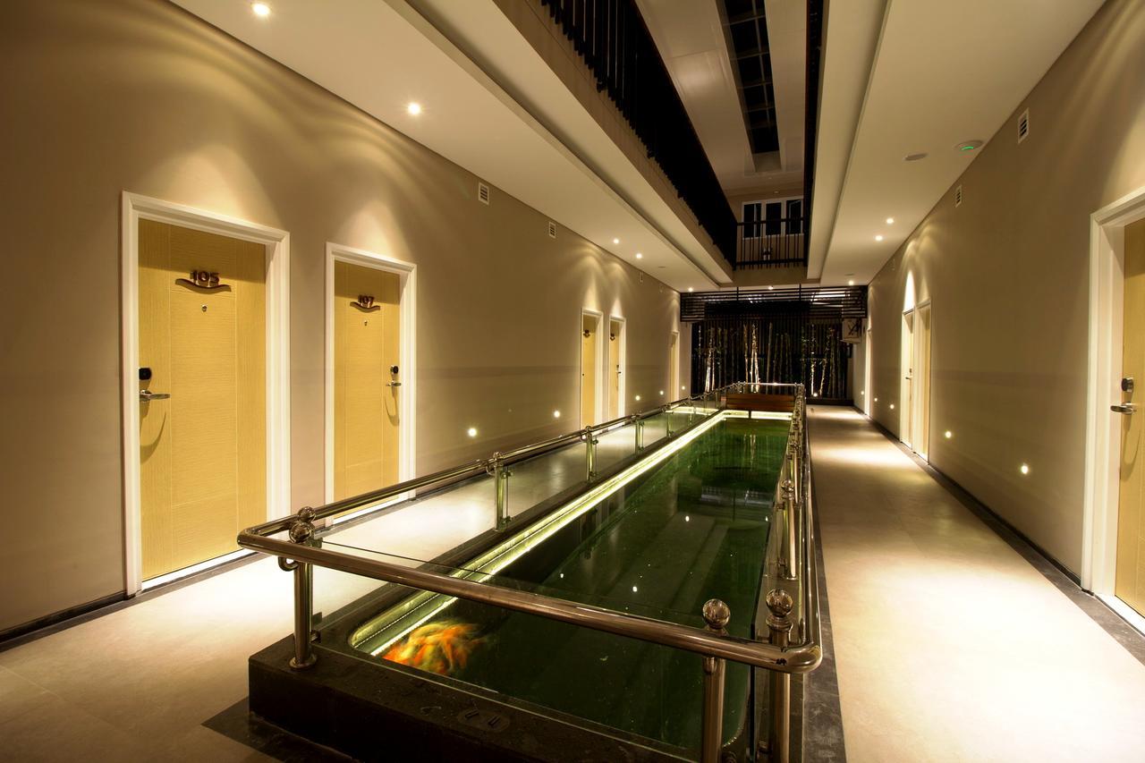 Vinotel Cirebon Exteriör bild