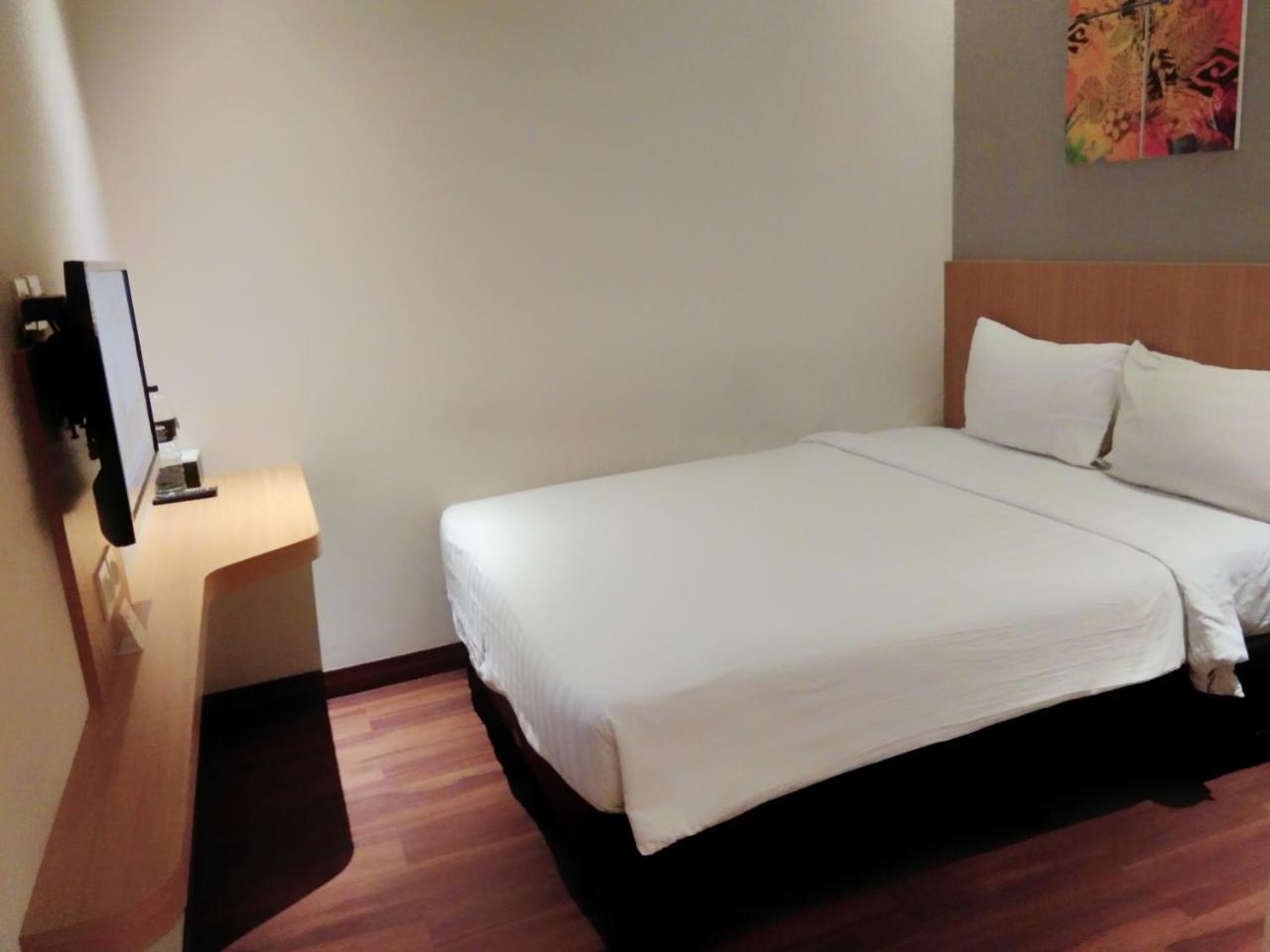 Vinotel Cirebon Exteriör bild